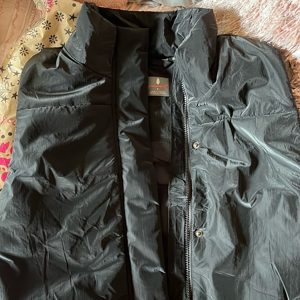 Free people sight-seeing puffer vest (cropped)